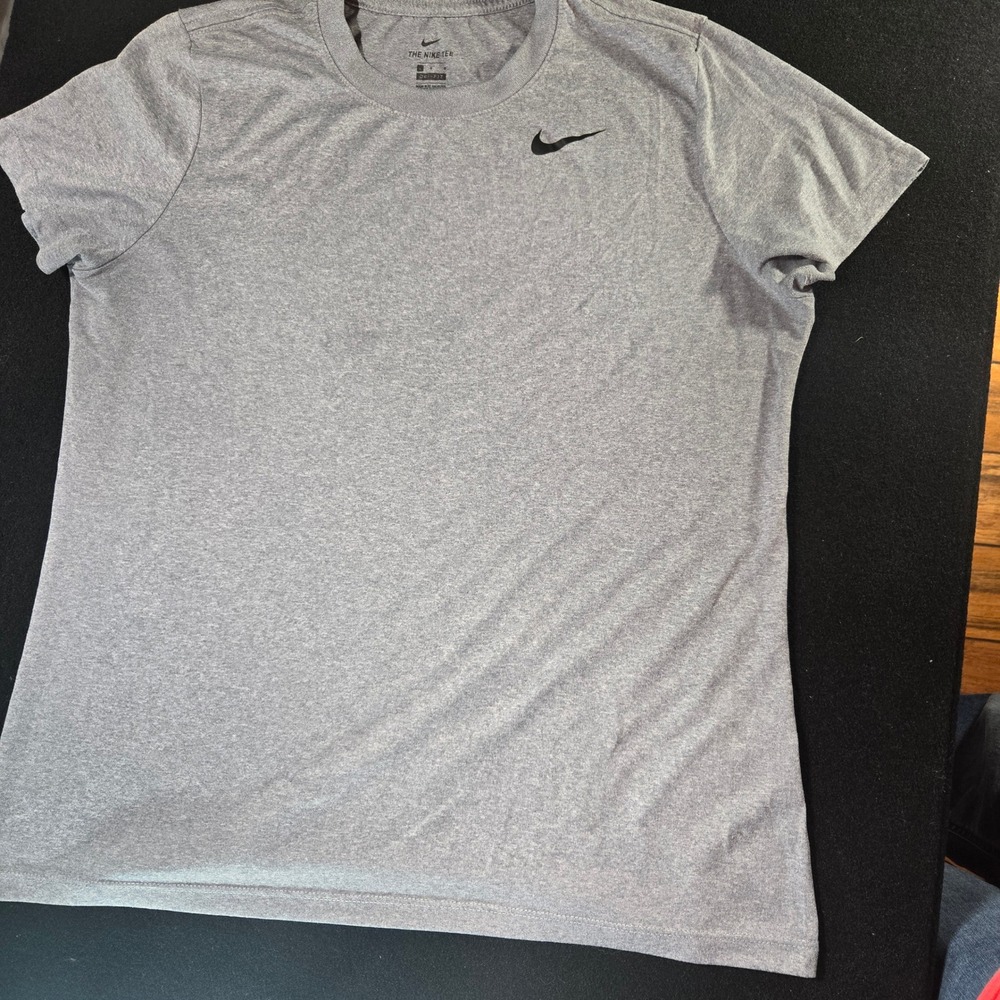 Nike Dri-FIT Heather Grey Short Sleeve Performance T-Shirt Mens Large *fits Med!